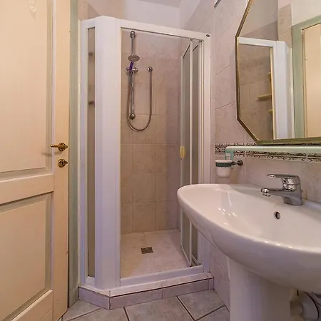 Pgs Immobiliare Srls Millelire Monolocale A Due Passi Da Cala Gavetta 马达莱纳